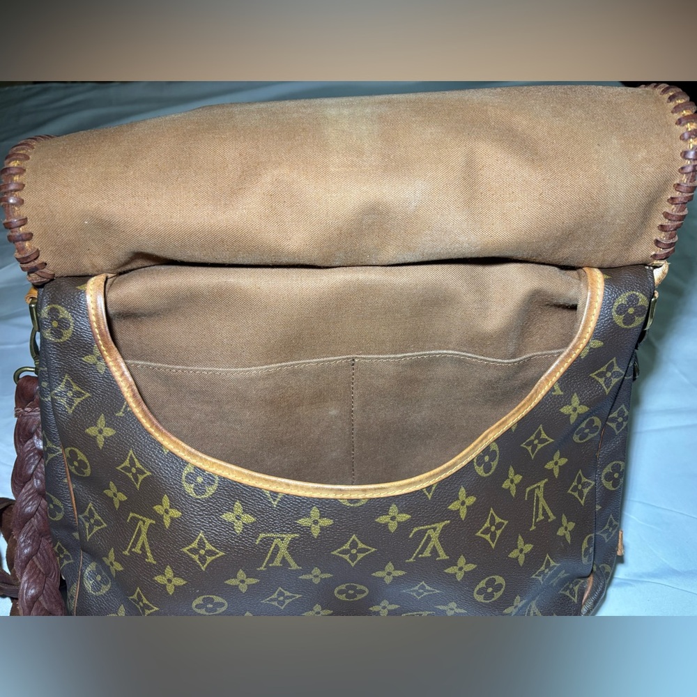 Vintage Boho - Louis Vuitton Monogram Canvas Samur GM 35 Messenger - Picture 8 of 13